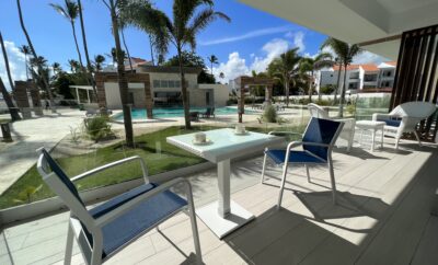 New condo steps to the beach huge patio pool view.