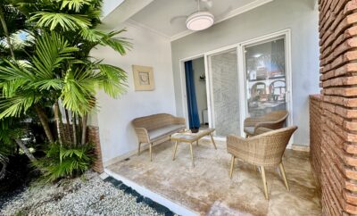 Coral Coast Spacious 2BR, Pool, Walk to Beach